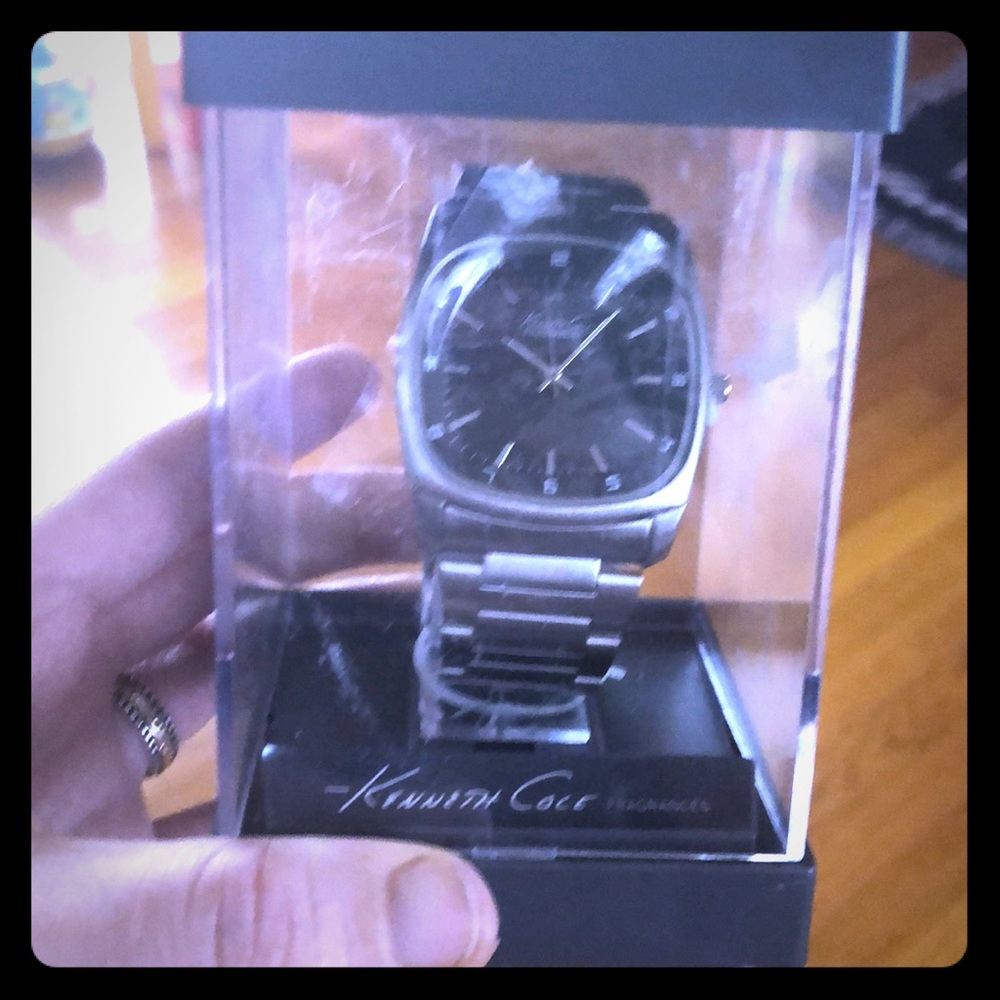 Men’s Kenneth Cole watch